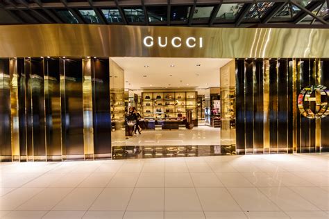 biggest gucci store in the world